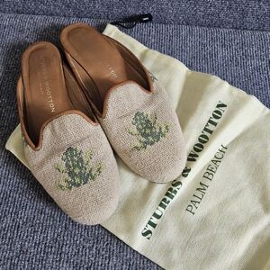Stubbs & Wooten 🐸 Frog Needlepoint Fabric & Leather Slippers 7 w/Bag Spain Made
